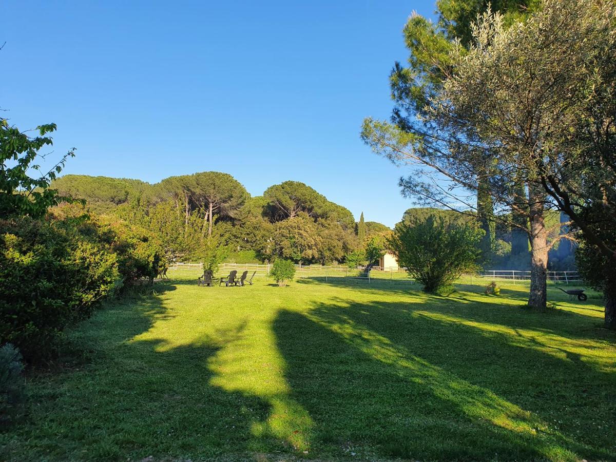 Aux Berges Du Pont Du Gard Bed & Breakfast Vers Pont du Gard Exterior photo